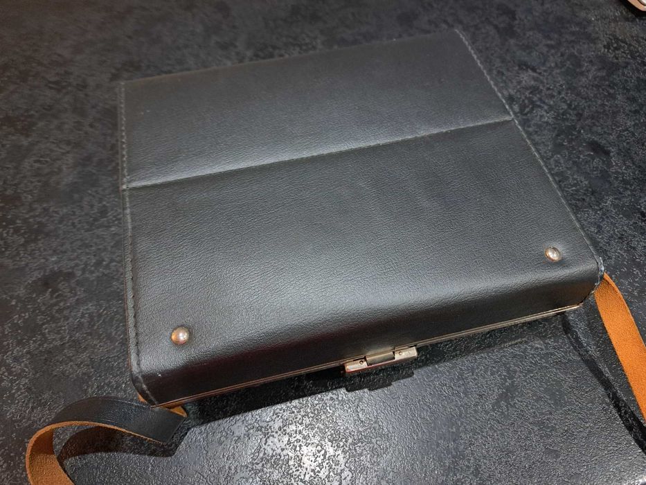 Stara rosyjska kamera analogowa Lomo z futerałem