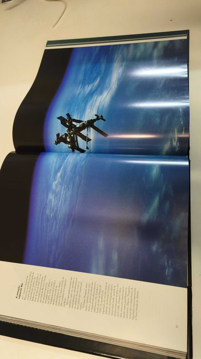 Livro:  Órbita Astronautas fotografam a terra