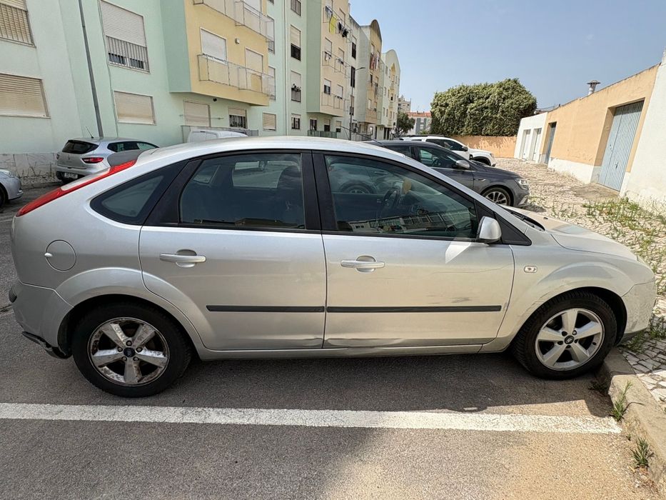 Vendo Ford Focus 1.4 I