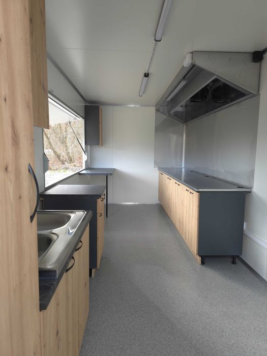 Przyczepa gastronomiczna - PREMIUM, 6m x 2,4m