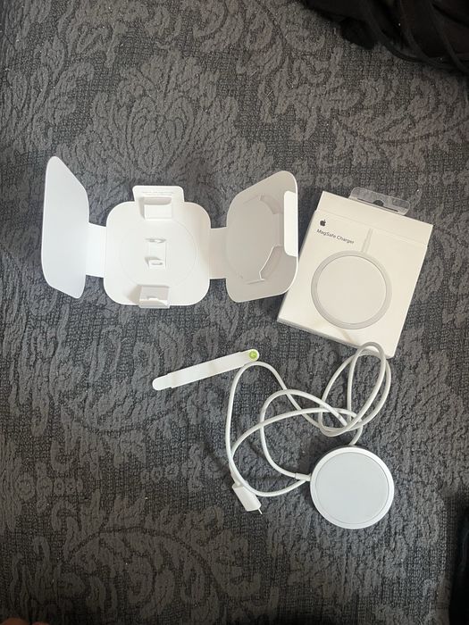 Оригінальний бездротовий зарядний пристрій Apple MagSafe Charger
