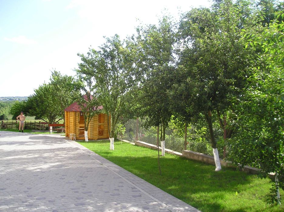 Будинок 3-х поверховий Запитів Львівська область