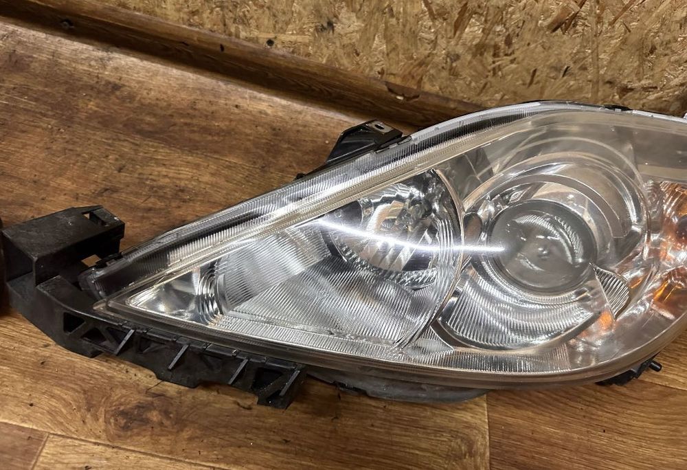 Mazda 5 przed lift lampa reflektor prawy lewy Europa przód cana za st
