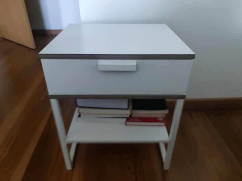 Mesa de cabeceira / Mesa apoio quarto | NOVO