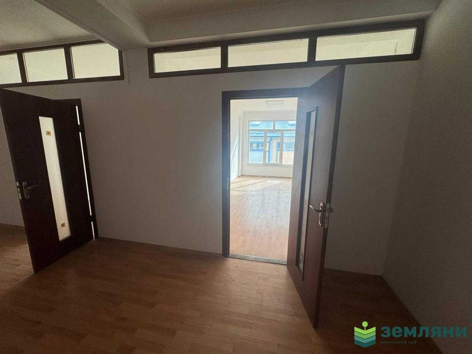 Продаж приміщення під офіси 600м2 вул.Б.Хмельницького (6)