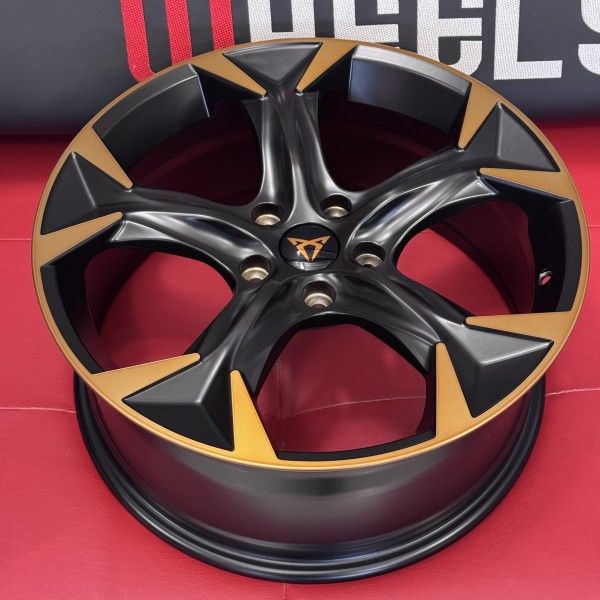 Диски Volkswagen Golf R Passat B8 R18