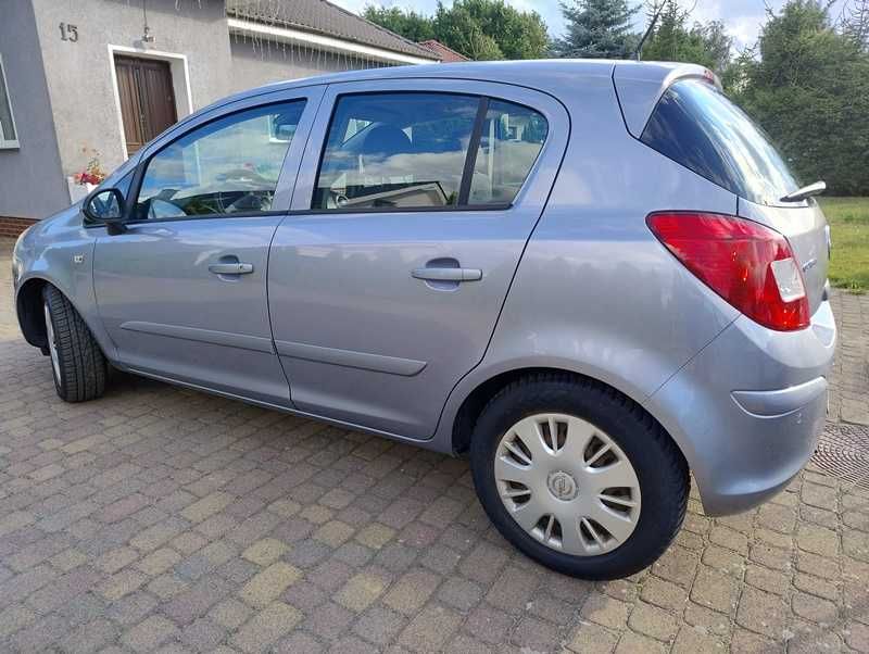 Corsa s-d-Klimatron-Tempomat-grzane fotel i kierownica-komp-parktronic-halogen