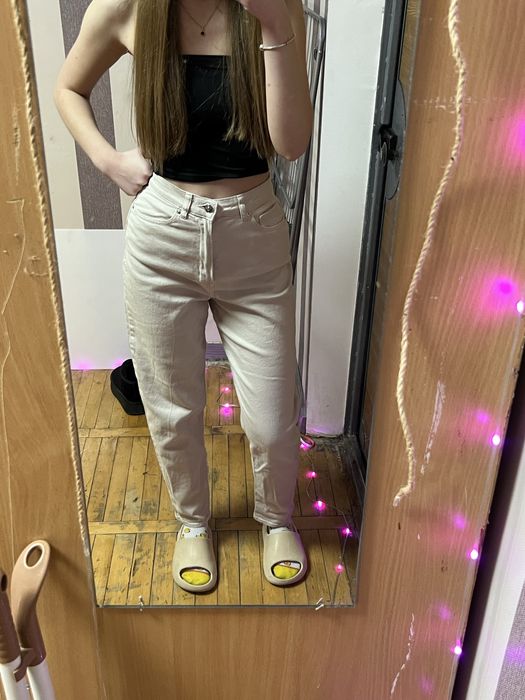 Джинси бежеві, надягла один раз