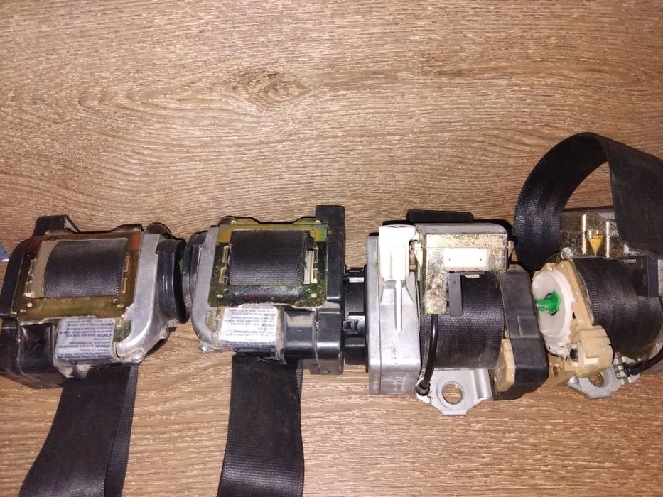 Ремені безпеки ціна за 4 шт гольф 4