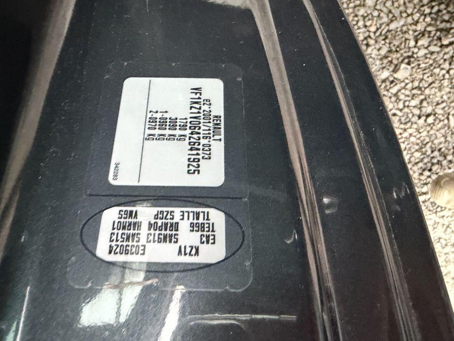 Передній бампер Renault Megane 3 TEB66