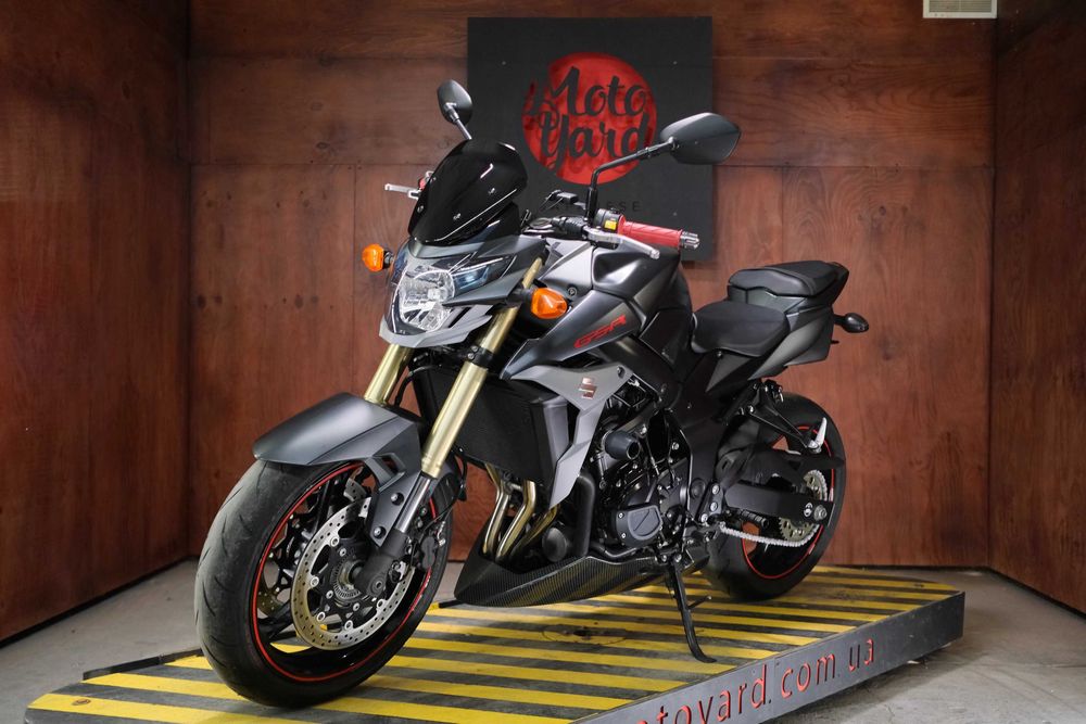 Suzuki GSR750 із Японії