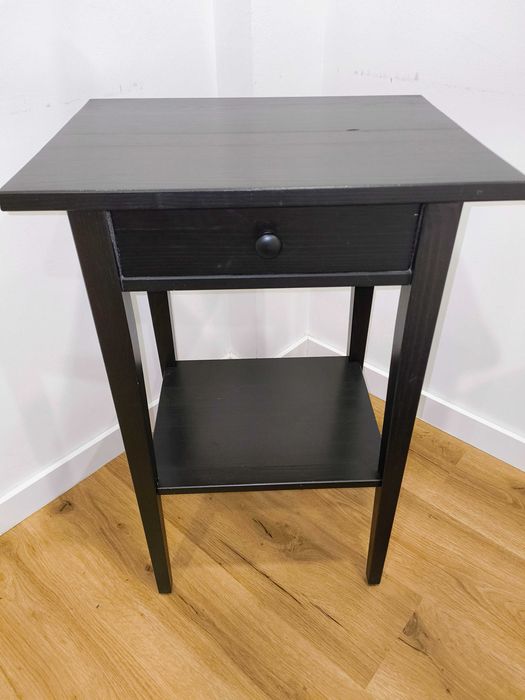 Mesas de Cabeceira / Apoio IKEA HEMNES (Preto/Castanho) em Madeira Maciça