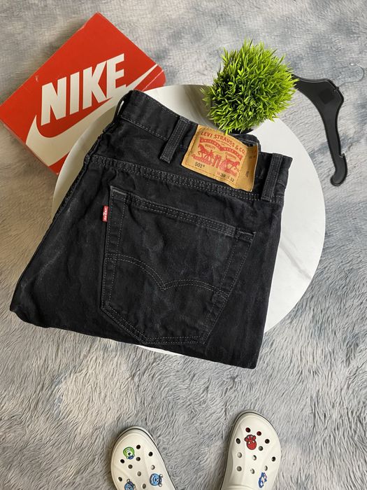 Продам мужские джинсы чёрные Levis 501