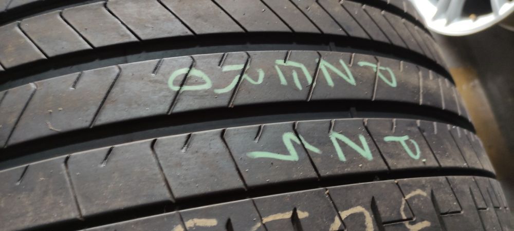 Pneus 305/30/20 Pirelli semi novos