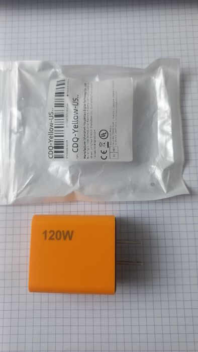 Ładowarka sieciowa do telefonu, wtyk USA.