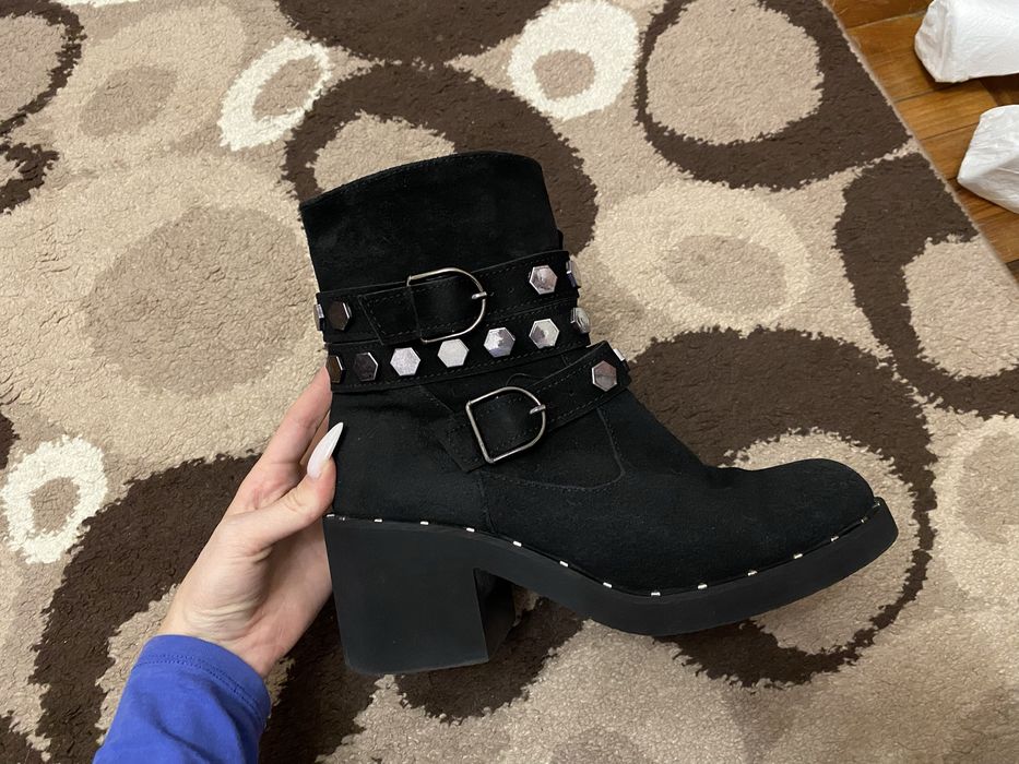 Жіноче взуття ботинки зимові, шкіряне замш 39