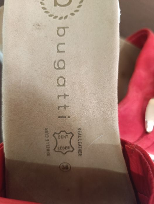 Шльопанці bugatti