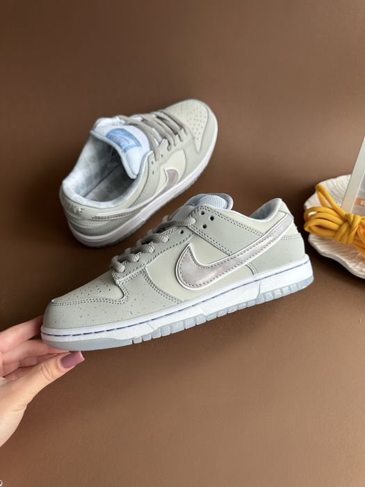 Nike SB Dunk White Lobster