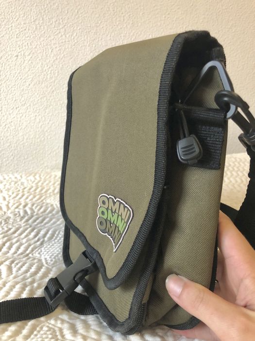 Bolsa marca OMNI como nova