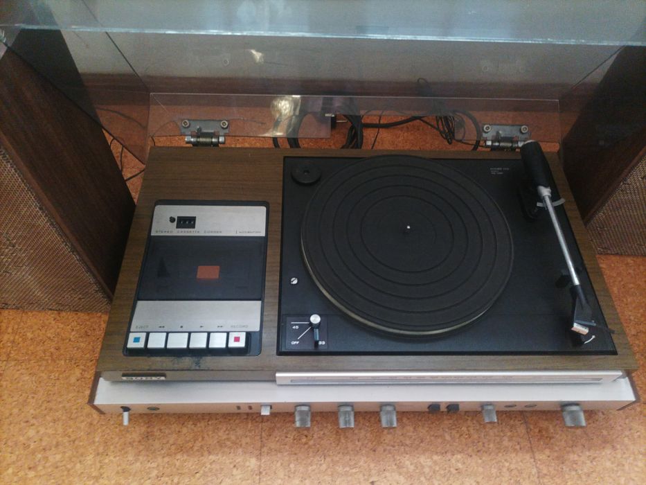 Gira discos Sony cassete e rádio AM FM