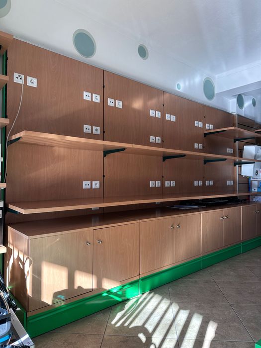 Vendo estantes para espaço comercial