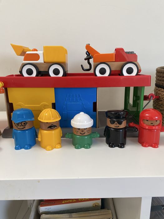Ikea lillabo гараж з тягячем + машинки+чоловічки+ деревʼяні блоки