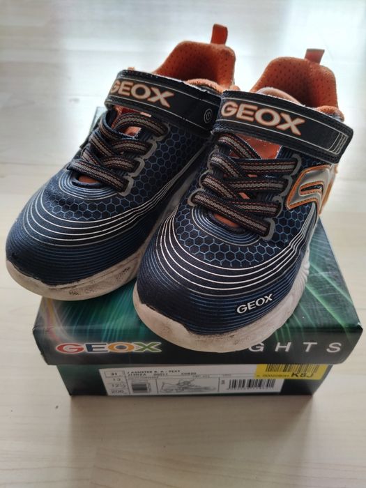 Buty Geox chłopięce sneakersy J Assister, rozmiar 31