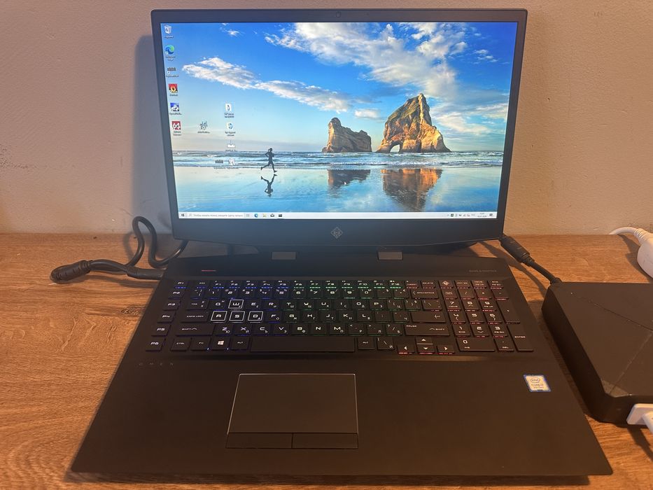 Продам игровой ноутбук HP OMEN 17.3/144hz/i7-9750H/rtx 2080 8gb