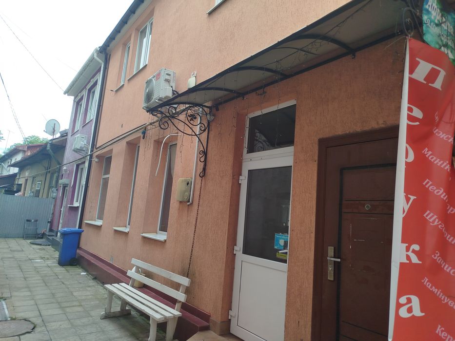 Комерційне приміщення салон краси ,біля  ТРКЩодня,приміщення квартири