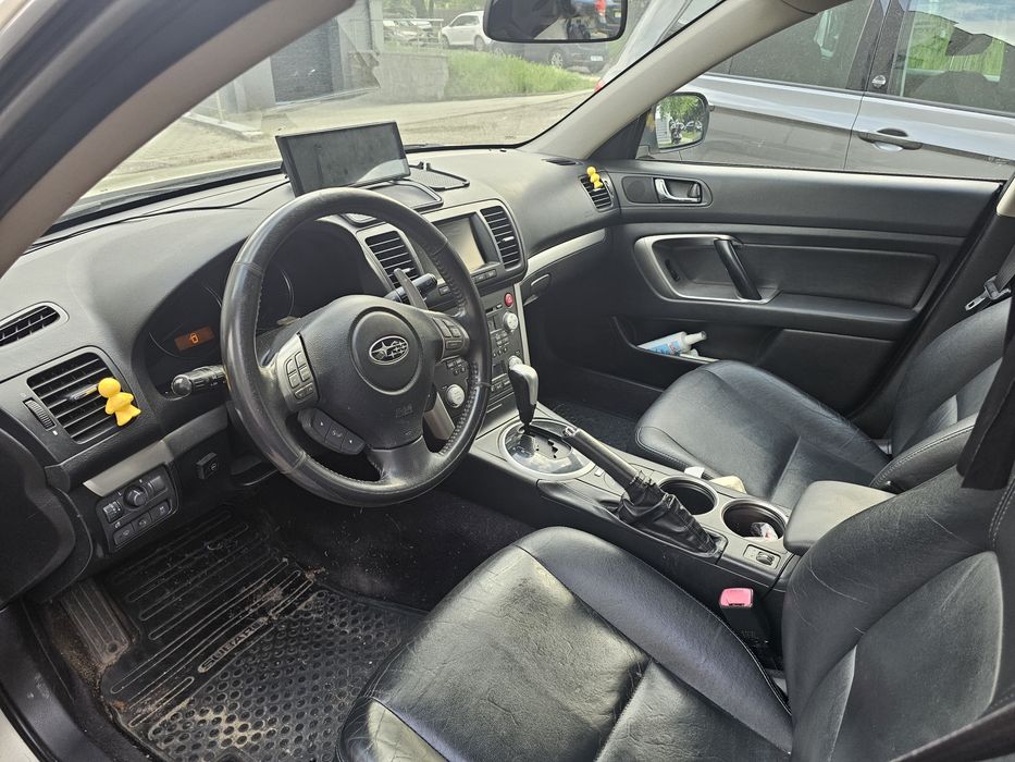 Subaru outback. 3.0 gaz