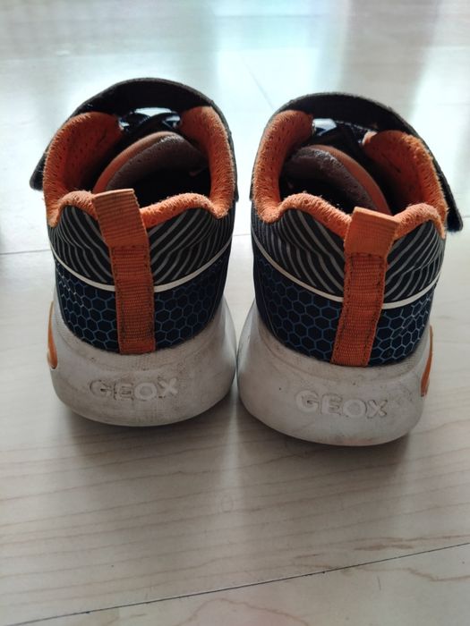Buty Geox chłopięce sneakersy J Assister, rozmiar 31