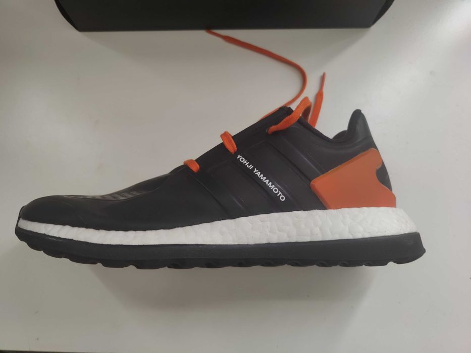 sapatos yeezy novos