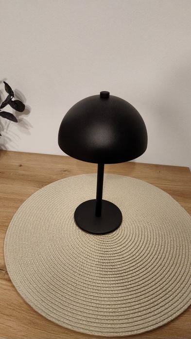 Lampka nocna  ładowana