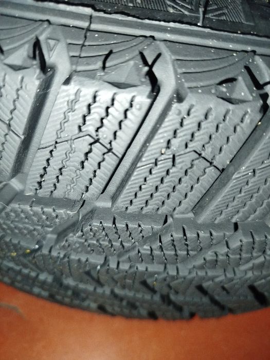 Nexen Winguard ice Plus 195/65 R15 зимові