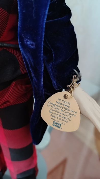 Цена снижена!Виниловая  кукла "Безумный шляпник"