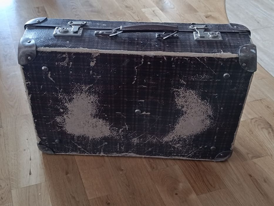Stara walizka podróżna tekturowa PRL