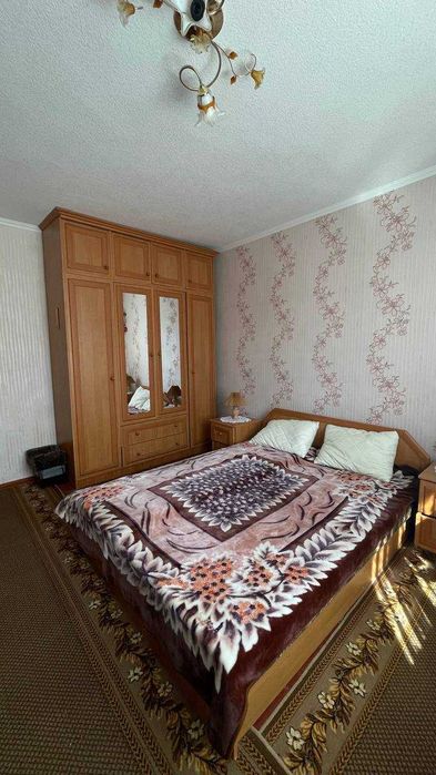 Продам будинок  99,2 м² з гаражем та власним подвір'ям.