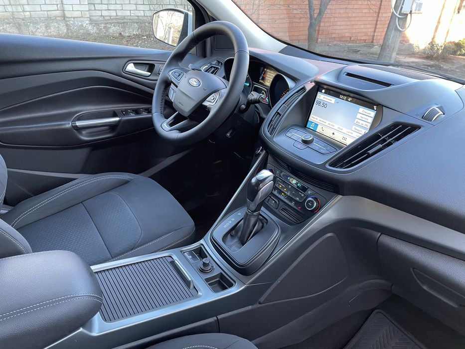 Продам Ford Kuga 2017 года дизель без подкрасов с родным пробегом