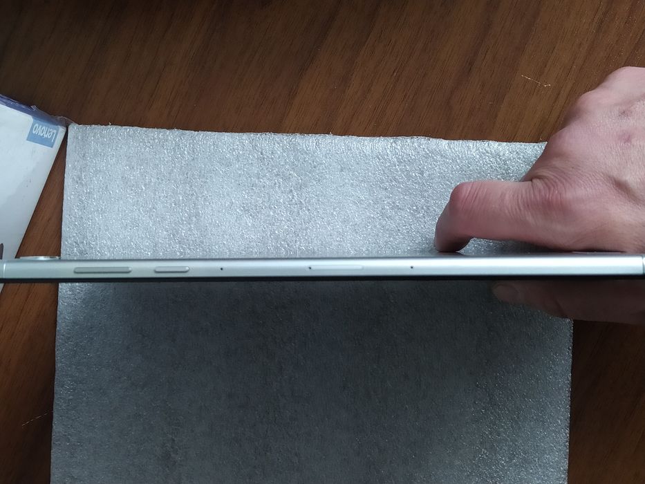 Lenovo tab M10 HD  TB-X306F екран 10.1 стан нового.