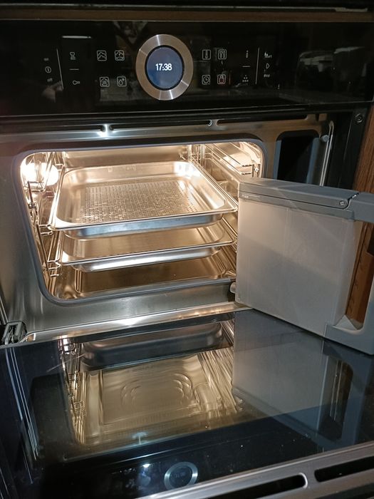 Parowar Bosch CDG634B.1