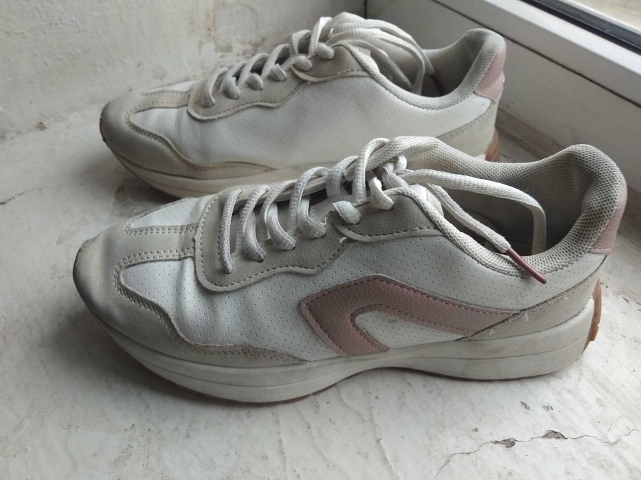 Продаються кросівки inexenso 36 розм за 120 гр