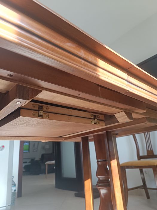 Mesa de sala e ou cozinha + 6 cadeiras