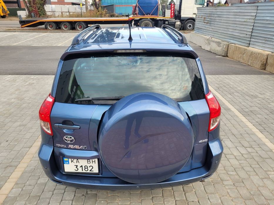 TOYOTA RAV 4 Avtomat 2.4 Long Avd