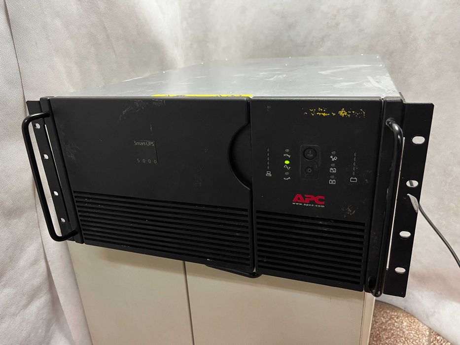 Zasilacz awaryjny UPS APC SUA3000I 3000 VA 2700 W