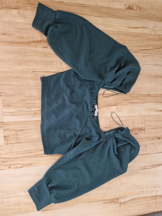 Zielona bluzka, bufiaste rękawy roz.M Pull&Bear