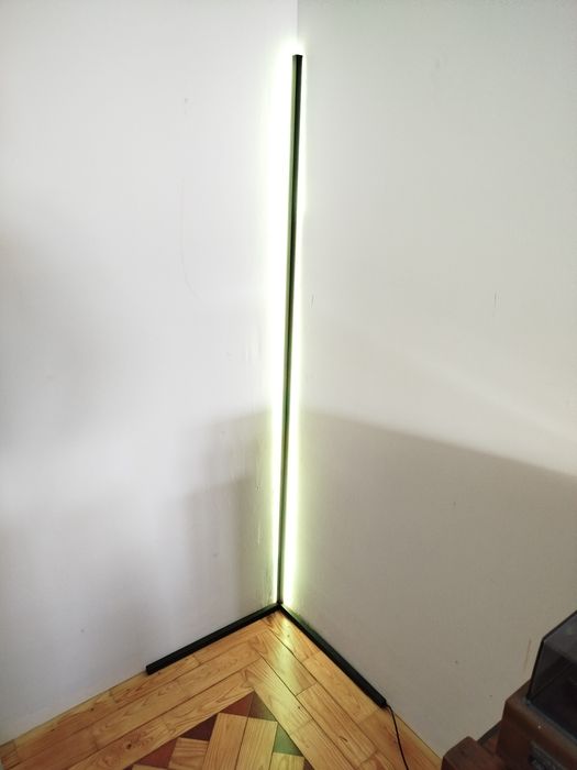 Candeeiro de canto Led