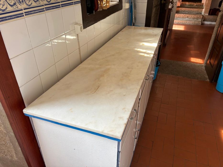 2 Bancas de cozinha e 4 pedras em mármore de Estremoz Rosa e Branco