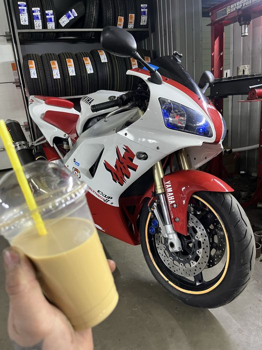 Yamaha r1 спортбайк ямаха