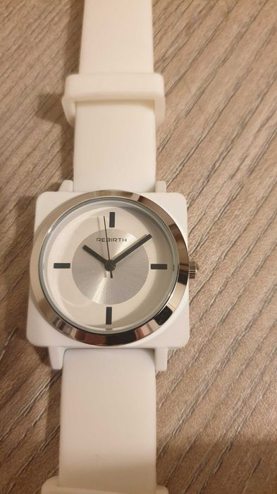 Годинник REBIRTH кварцевий новий