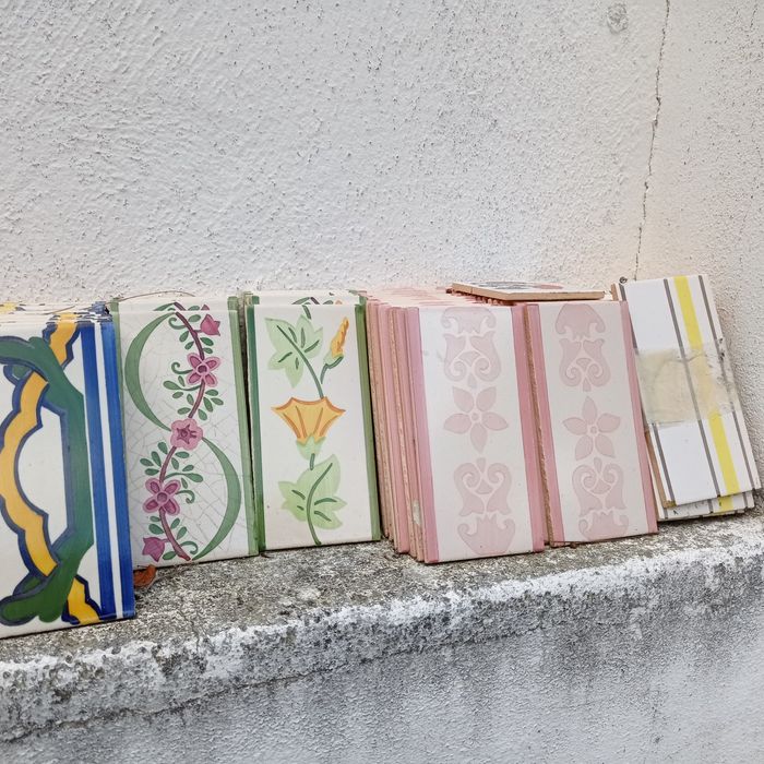 Azulejos Novos , Restos de barras decorativas